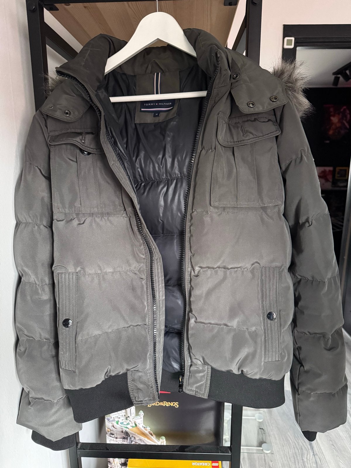 Tommy Hilfiger Winterjas Maat M - Zo goed als nieuw, Ophalen of Verzenden, Zo goed als nieuw, Maat 48/50 (M), Grijs