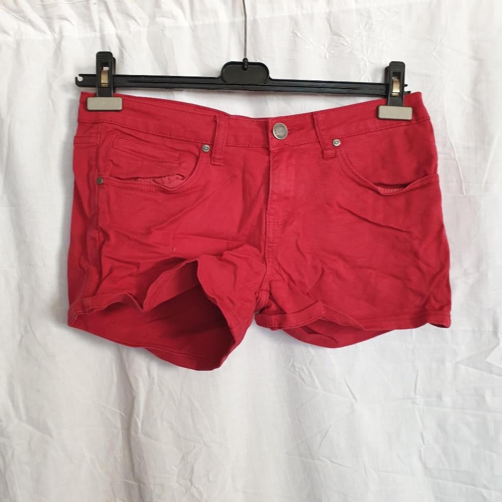 Stoere rode korte spijkerbroek. Mt 40. Merk Ann Christine, Overige kleuren, ., Ophalen of Verzenden, Zo goed als nieuw