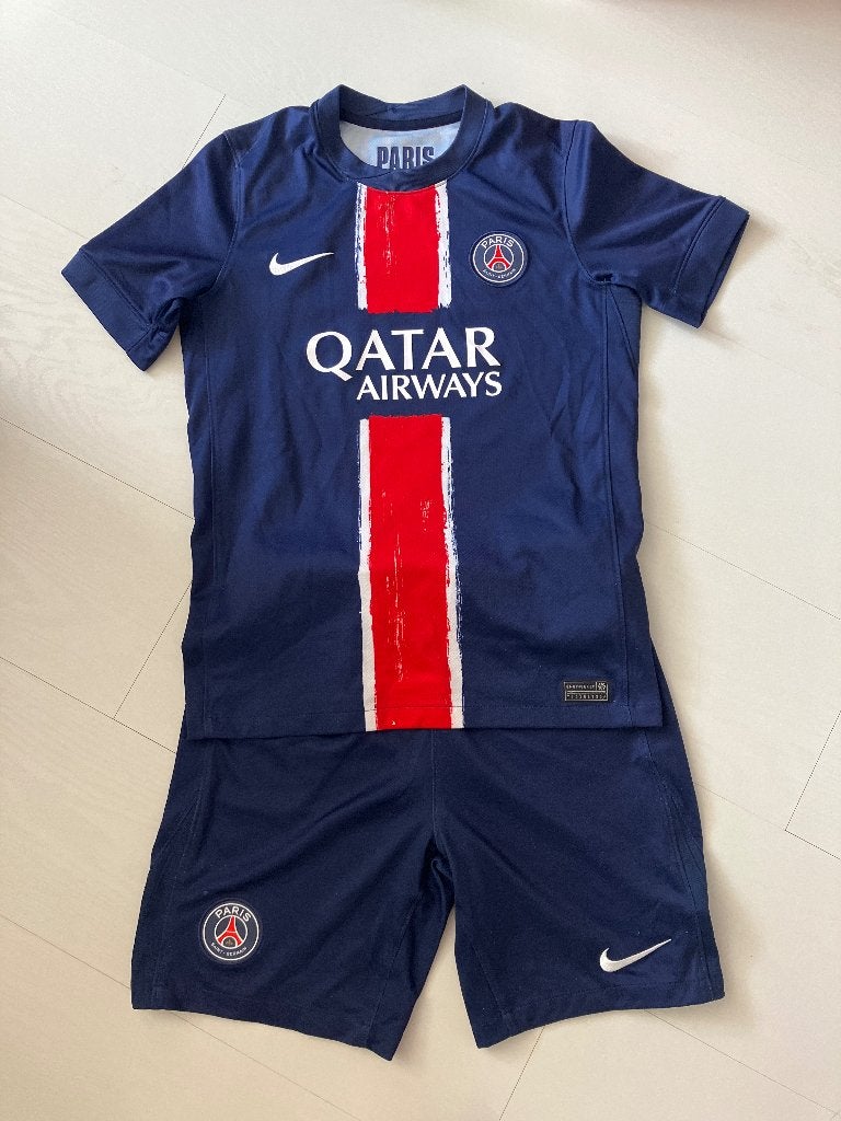 Paris Saint Germain tenue maat 147-158 cm Nike, Maat XS of kleiner, Ophalen of Verzenden, Gebruikt, Set
