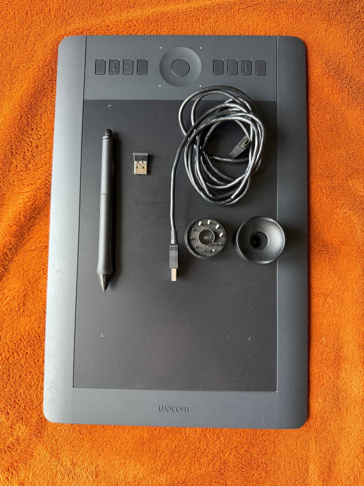 Wacom Intuos Pro Medium Tablet Compleet met reserve punten, Ophalen of Verzenden, Multi-touch, Gebruikt, Bedraad
