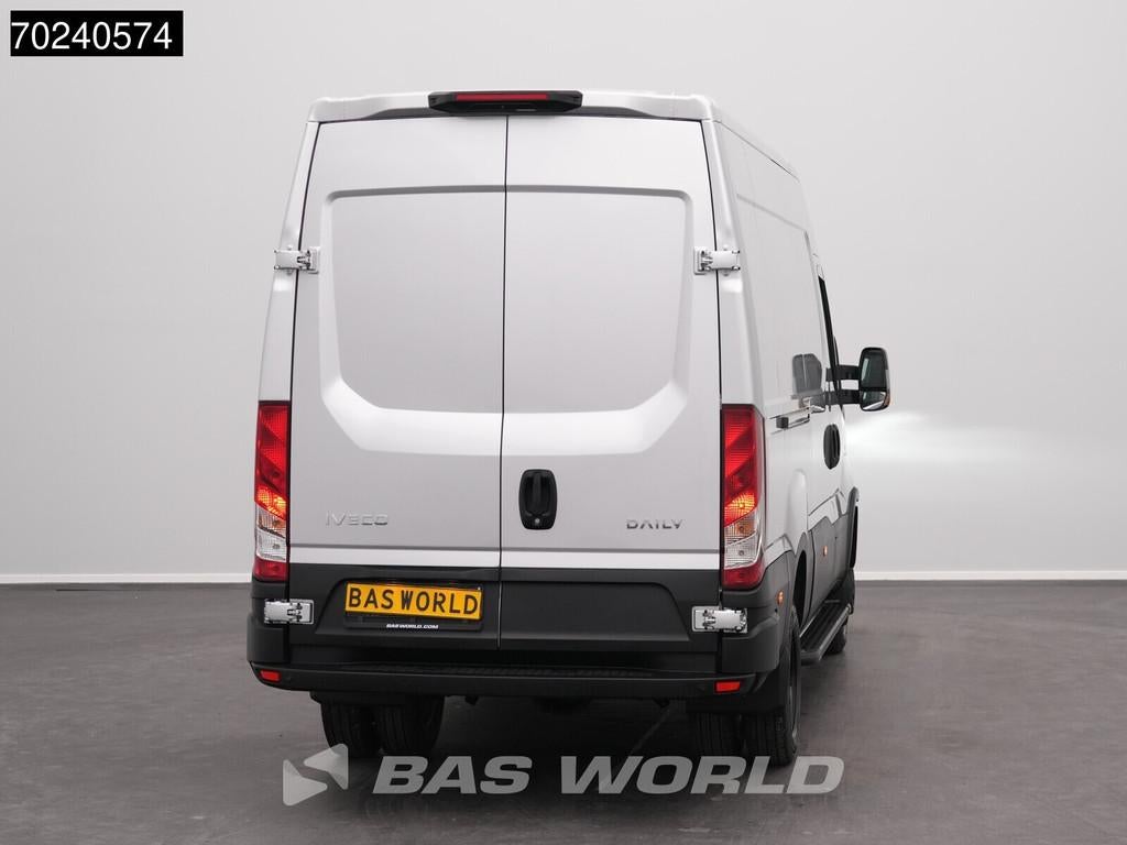 Iveco Daily 35C18 BPM VRIJ! 3.0L Black Edition Automaat 180P, Auto's, Automaat, Stof, Euro 6, 4 cilinders
