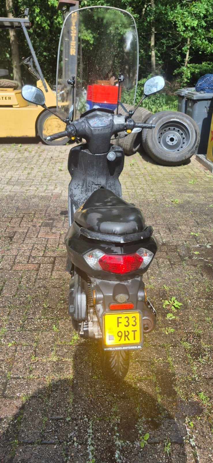 Peugeot Kisbee  black edition Scooter - Zwart, Gebruikt, Fietsen en Brommers, Gebruikt, Overige modellen, Maximaal 45 km/u, Ophalen of Verzenden
