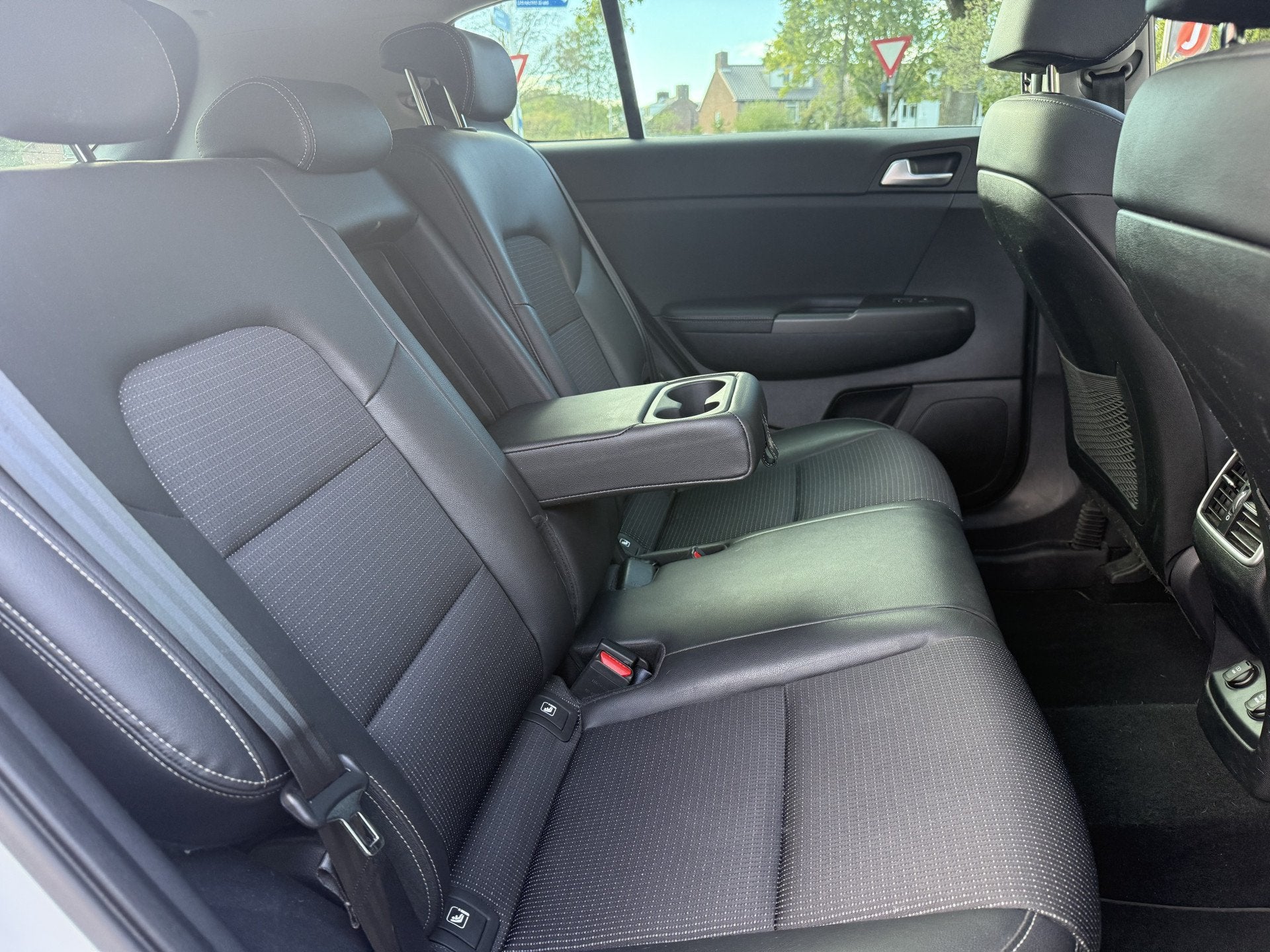 Kia Sportage 1.6 T-GDi Aut. DynamicPlusLine, Panoramadak | C, 12 maanden, Gebruikt, 4 cilinders, Leder en Stof