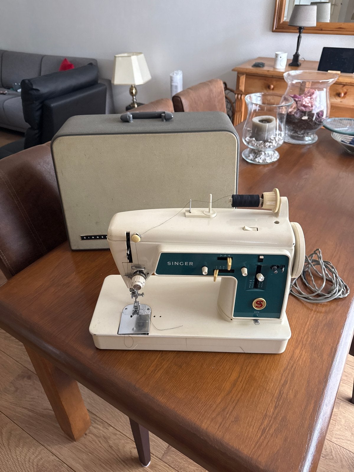 Vintage Singer Naaimachine Model 657G met Koffer, Hobby en Vrije tijd, Naaimachines en Toebehoren, Ophalen, Gebruikt, Naaimachine