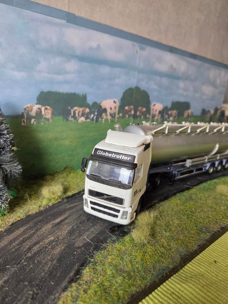 Volvo FH met silo oplegger, Ophalen of Verzenden, Zo goed als nieuw, Bus of Vrachtwagen, Lion Toys