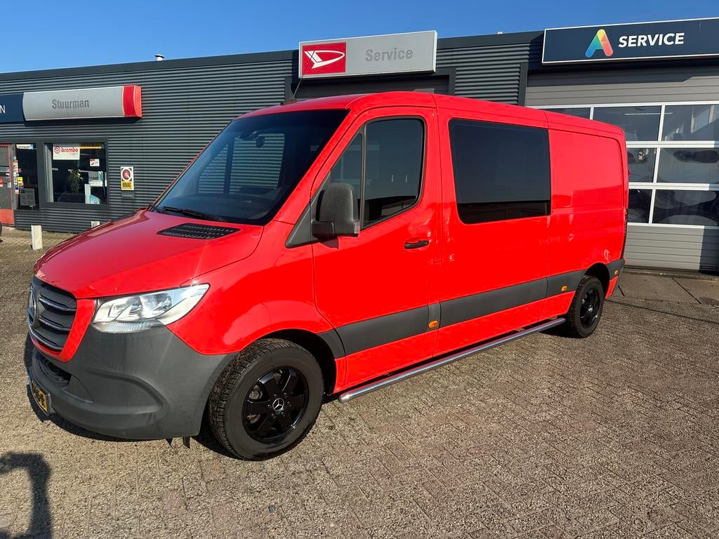Mercedes-Benz Sprinter CC 211 CDI L2 392/3000 FWD 2021 Rood, Auto's, Stof, 4 cilinders, Met garantie (alle), Bedrijf