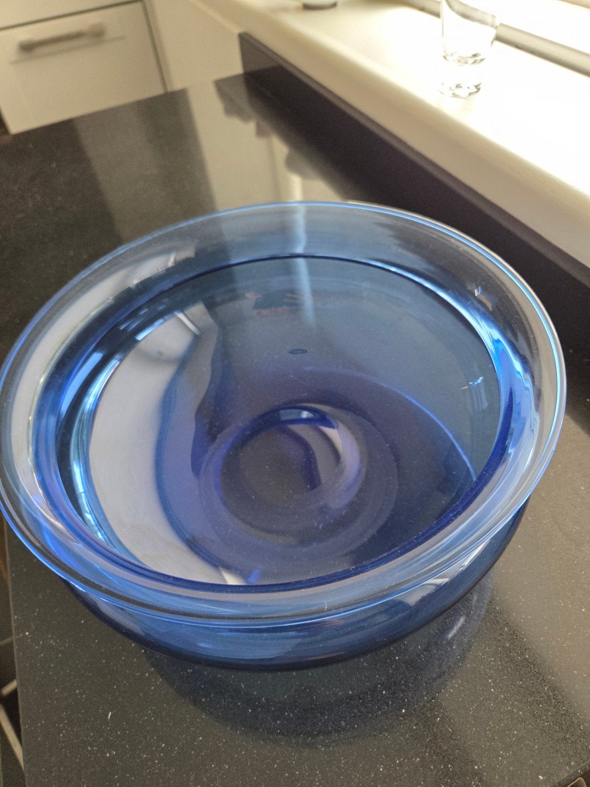 Mooie blauwe glazen schaal, Ophalen