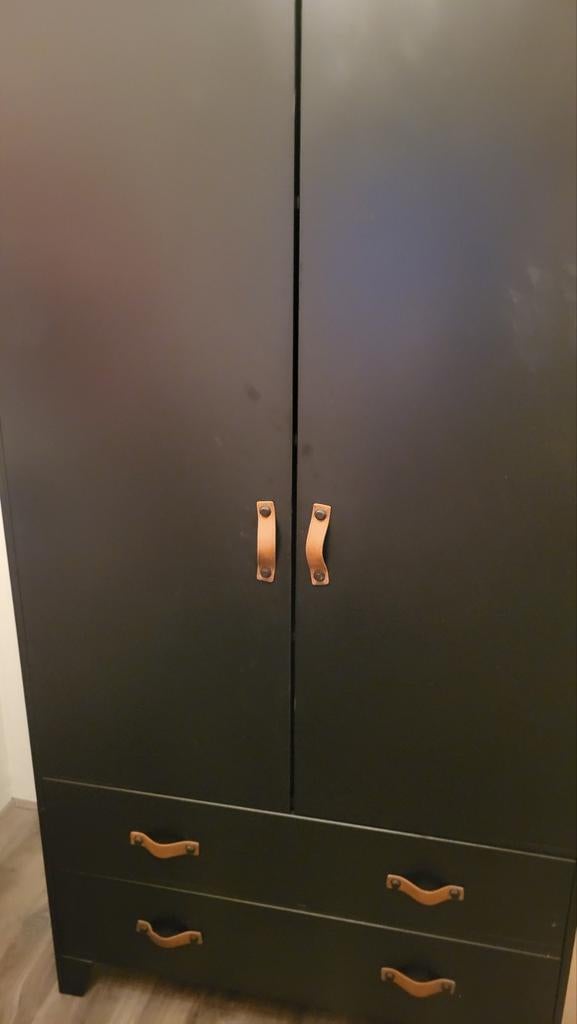 Zwarte Karwei kast met lades en hangruimte, Huis en Inrichting, Met deur(en), Zo goed als nieuw, Modern, 150 tot 200 cm