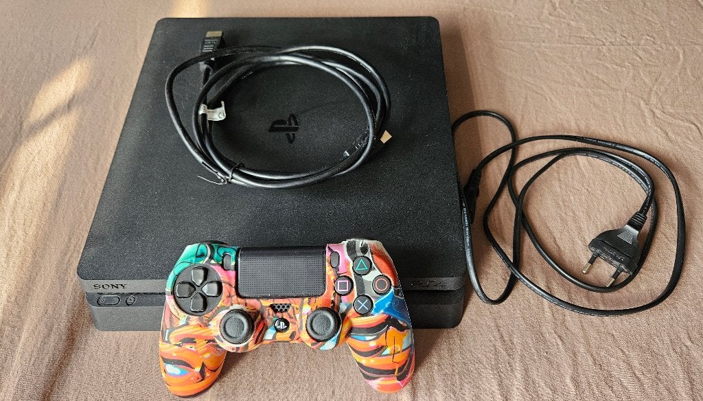 Playstation 4 slim 512GB , controller met 7 spellen, Ophalen, Zo goed als nieuw, Met 1 controller, Slim
