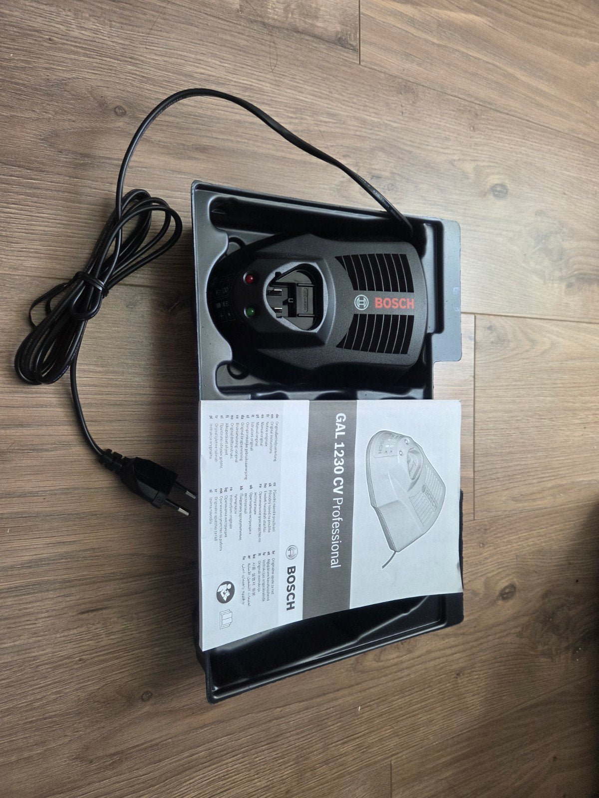 Bosch Professional 12V Oplader GAL 1230 CV met L-BOXX Inlay, Ophalen of Verzenden, Zo goed als nieuw