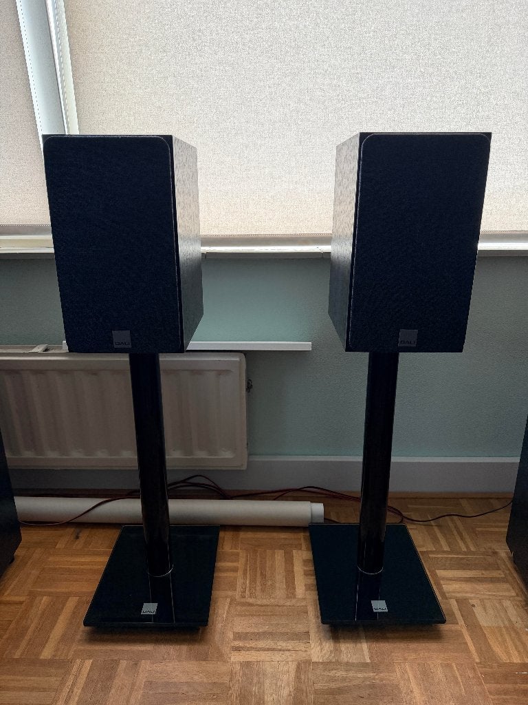 Dali Oberon 3 (zwart) incl standaard, Audio, Tv en Foto, Ophalen, Inclusief standaarden, Zo goed als nieuw, 60 tot 120 watt