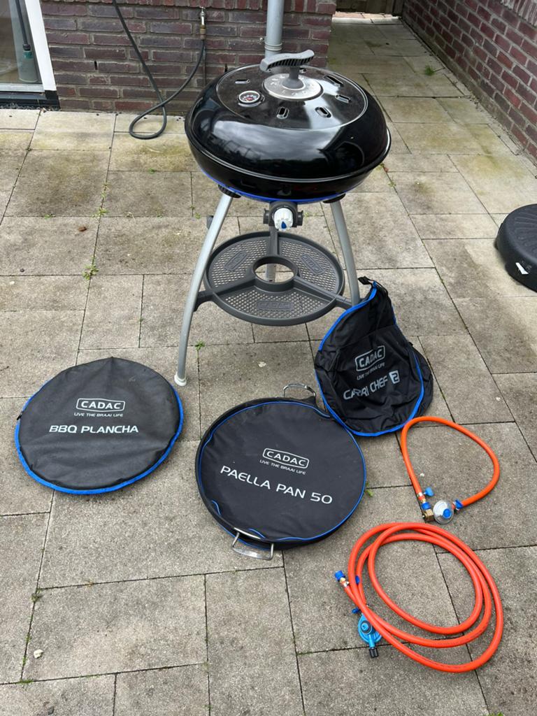 CADAC CARRI CHEF 2 incl bbq plancha en paella pan, Caravans en Kamperen, Kampeeraccessoires, Ophalen, Zo goed als nieuw