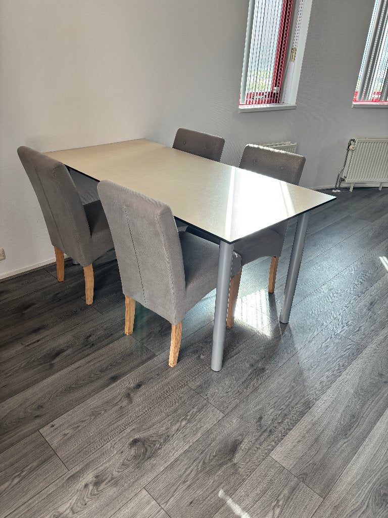 tafel met 4 stoelen, Huis en Inrichting, Ophalen, Overige materialen, Gebruikt, 100 tot 150 cm