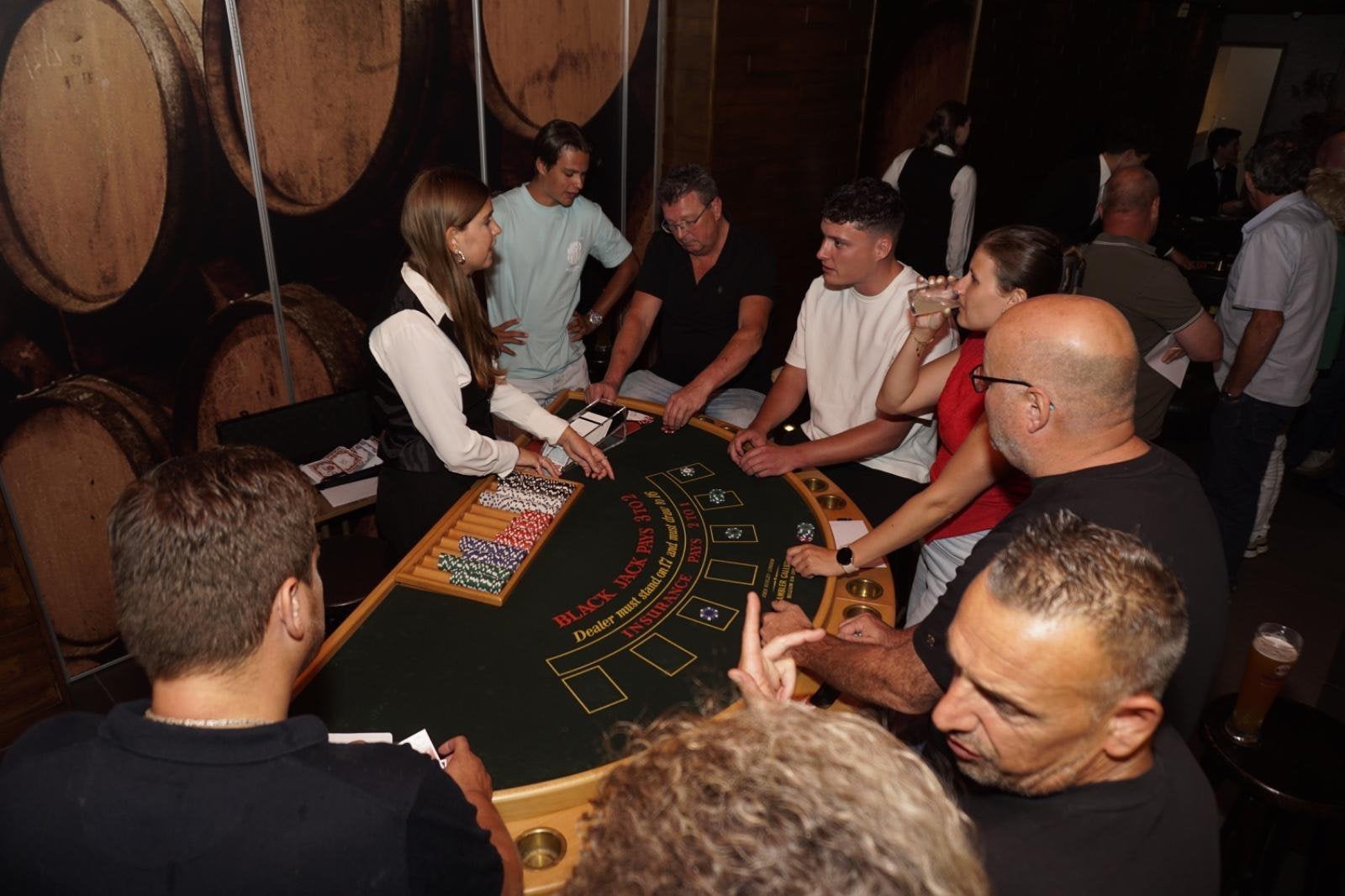 De Casinova’s: Casino op locatie. Poker blackjack & roulette, Ophalen, Nieuw, Overige