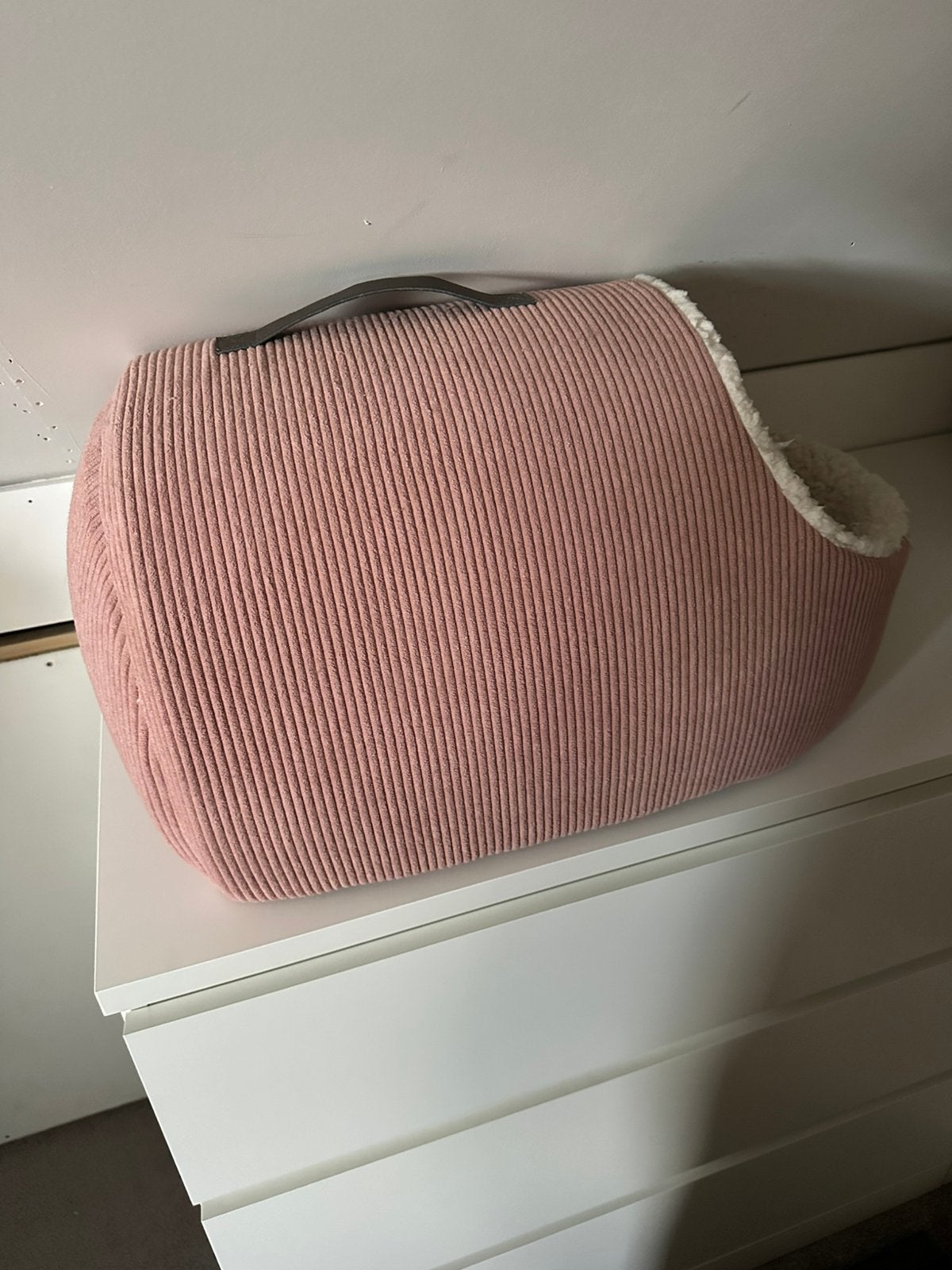 Nog helemaal nieuwe kattenmand, Dieren en Toebehoren, Ophalen of Verzenden, Nieuw, Pluche