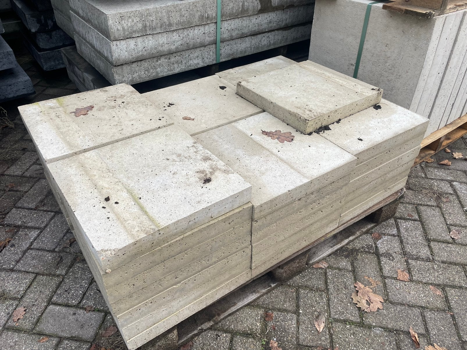 27 stuks Oud Hollandse tegels 40x40x5cm Creme RESTPARTIJ, Ophalen, Nieuw, Beton, Terrastegels
