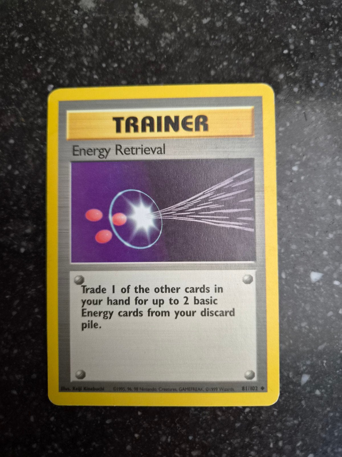 Pokémon Trainer Energy Retrieval kaart uit 1999, Hobby en Vrije tijd, Verzamelkaartspellen | Pokémon, Zo goed als nieuw, Losse kaart