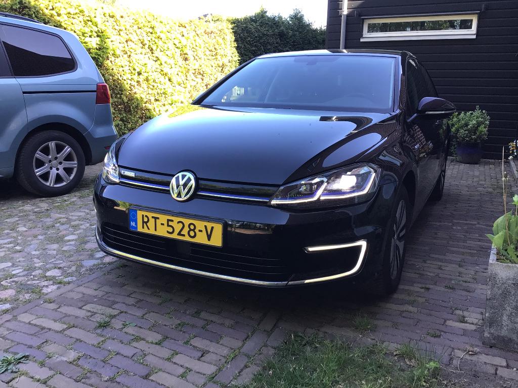 Volkswagen Golf E-golf Elektromotor 136pk 5D Aut. 2018 Zwart, Auto's, 136 pk, 35 kWh, Zwart, Elektrisch