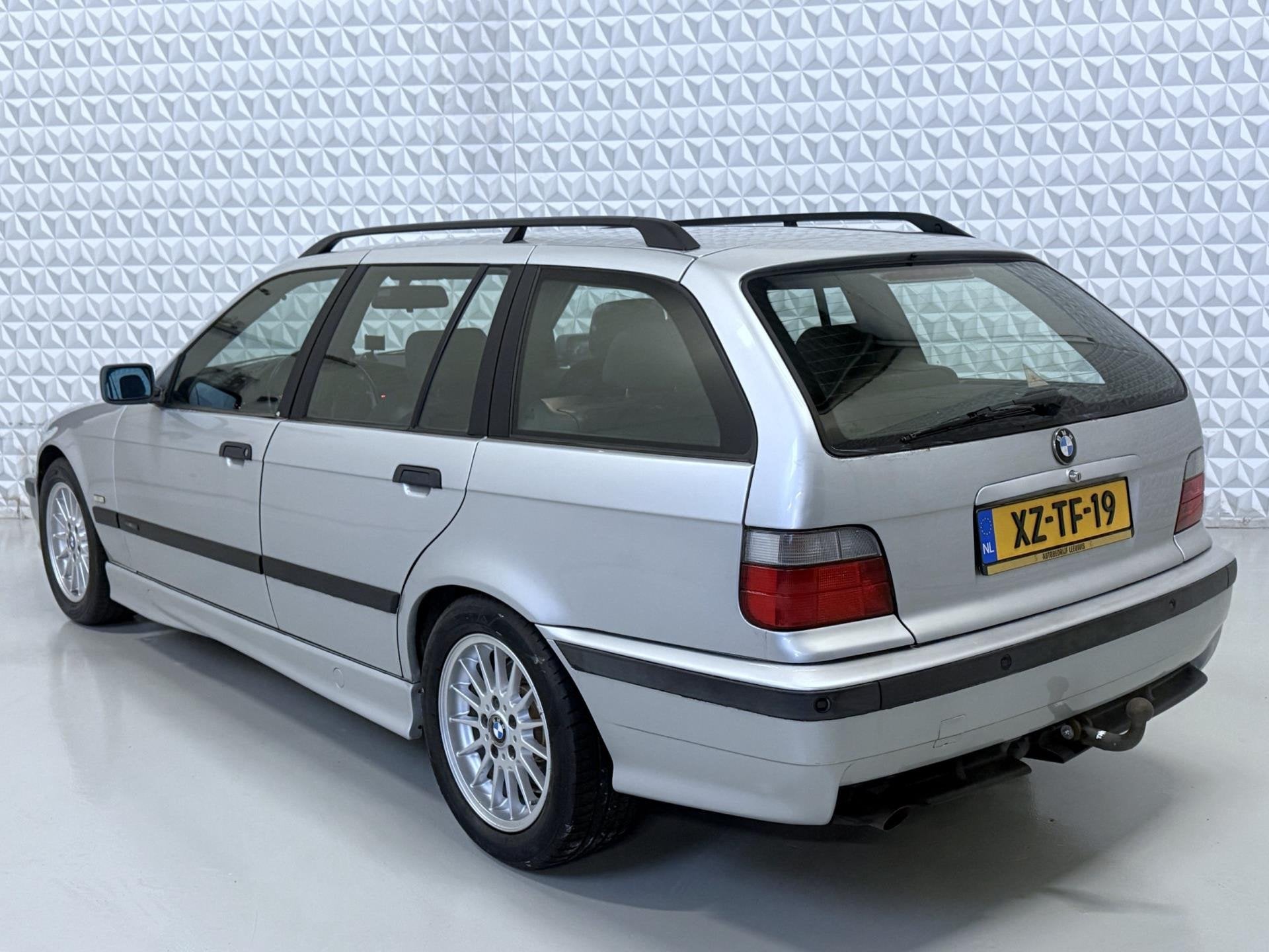 BMW 3-serie Touring 323i Sport Edition uit 1e familie! (1999, Euro 2, Gebruikt, 2494 cc, Handgeschakeld