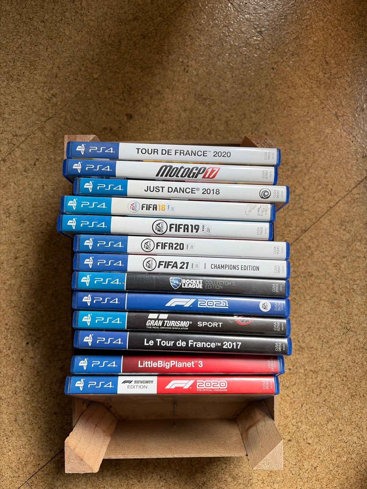 PS4 Games Bundel: FIFA, F1, Just Dance, Tour de France, Spelcomputers en Games, Games | Sony PlayStation 4, Gebruikt, Virtual Reality