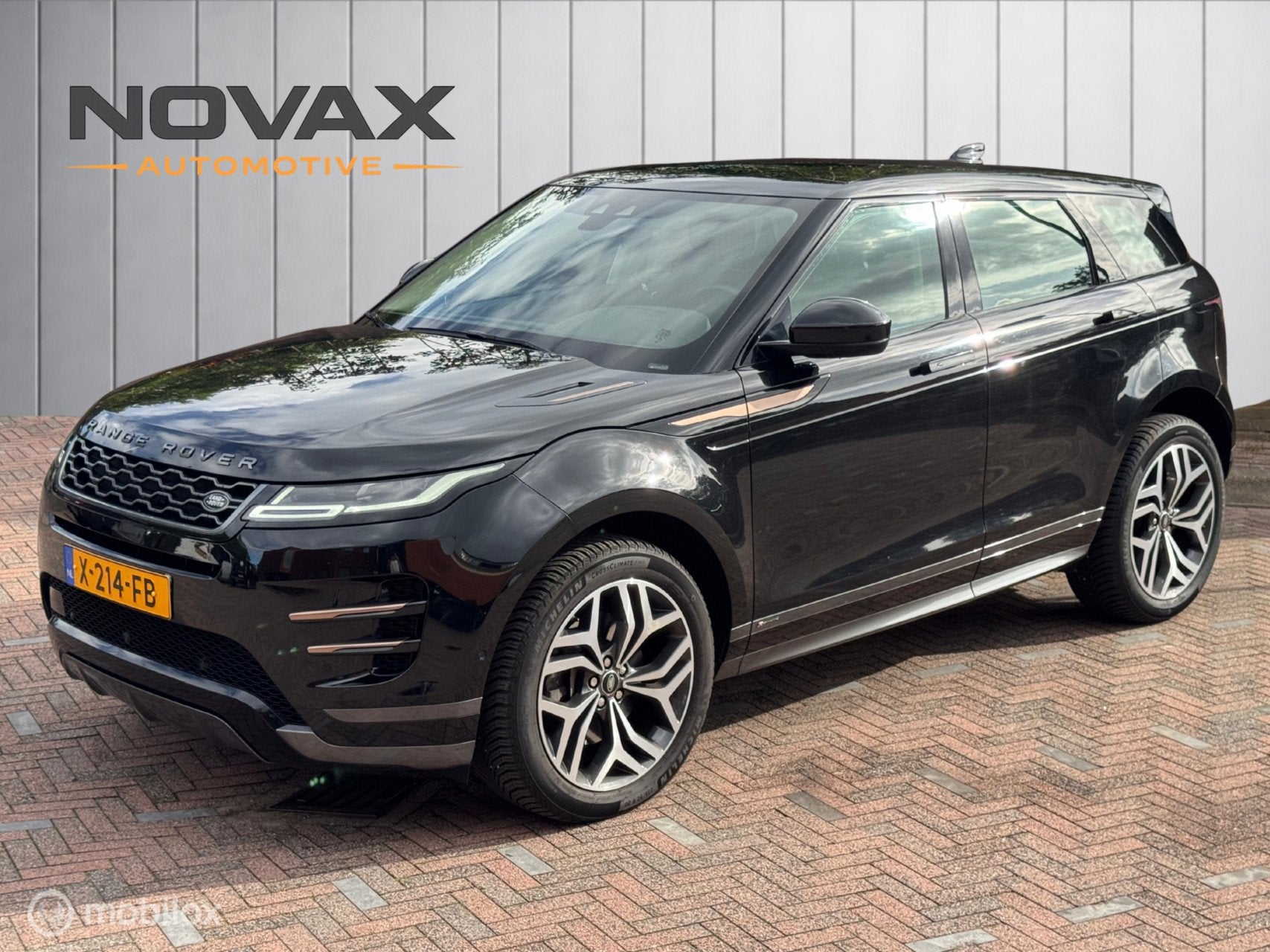 Range Rover Evoque R-Dynamic HSE Hybride | PANO | TREKHAAK, Automaat, Dealer onderhouden, Gebruikt, Euro 6