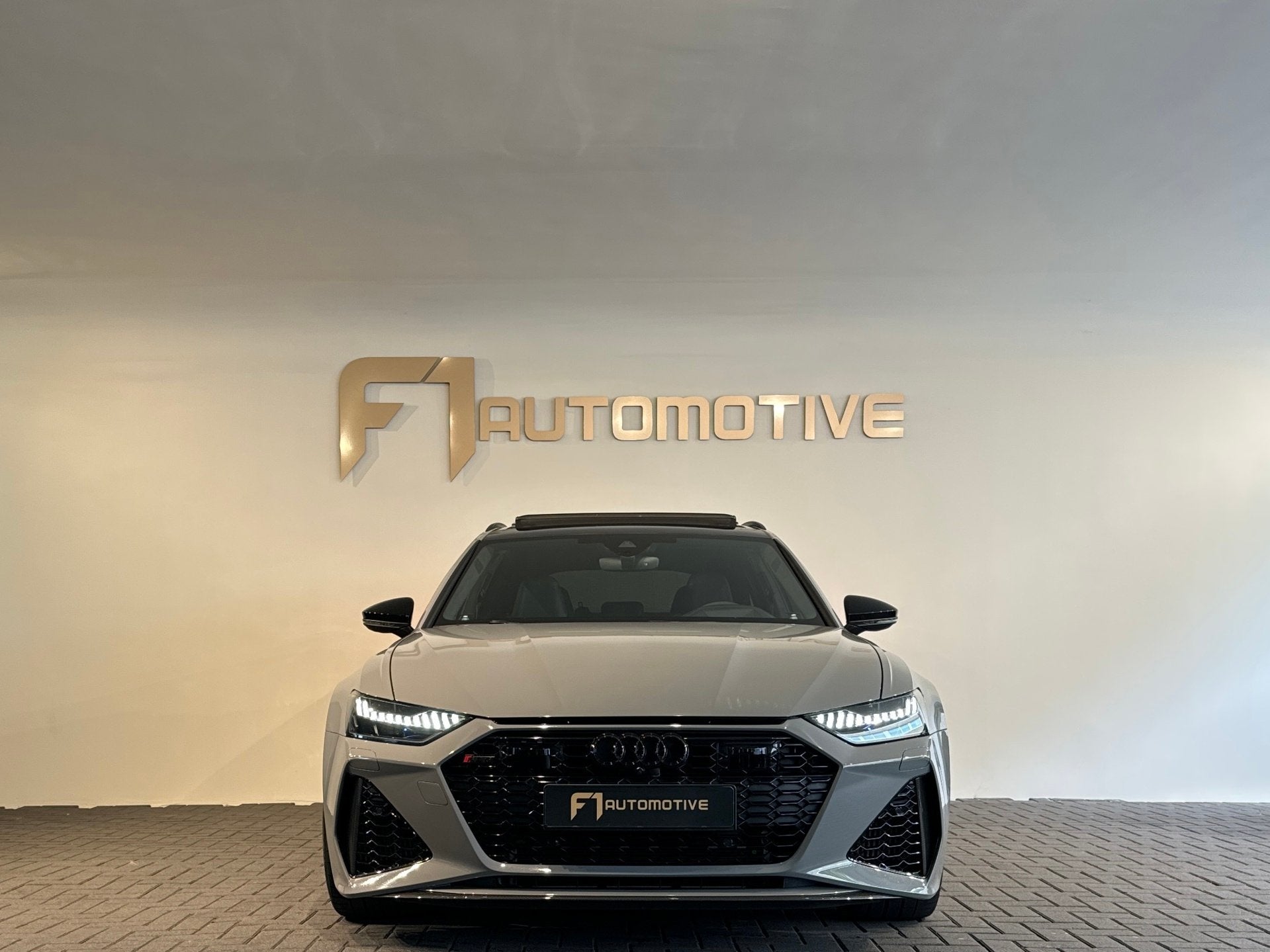 Audi RS6 TFSI quattro Ceramic|B&O 3D|4-Wielsturing|Carbon|36, Auto's, Automaat, Dealer onderhouden, Gebruikt, 600 pk