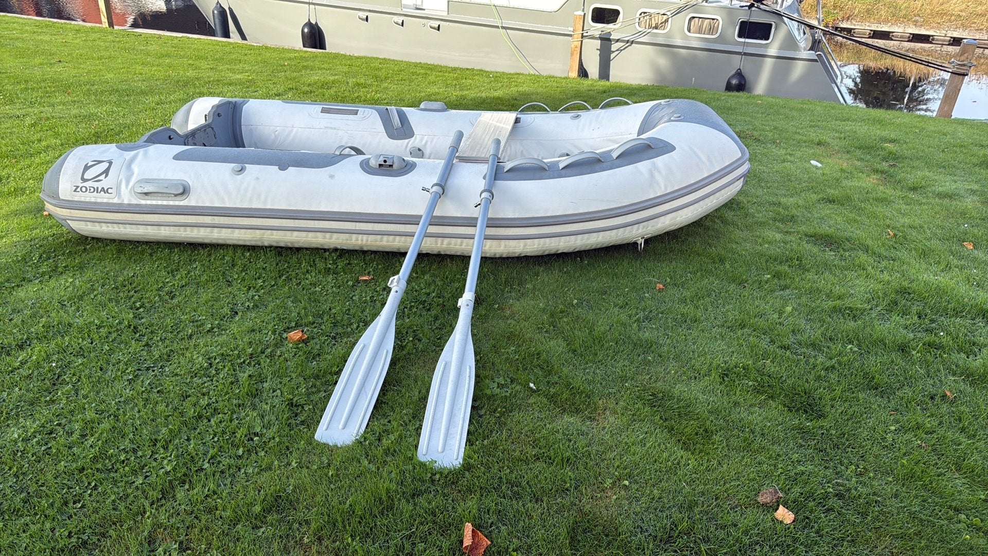 2 peddels incl rubberboot zodiac cadet 270 310, Ophalen, Gebruikt
