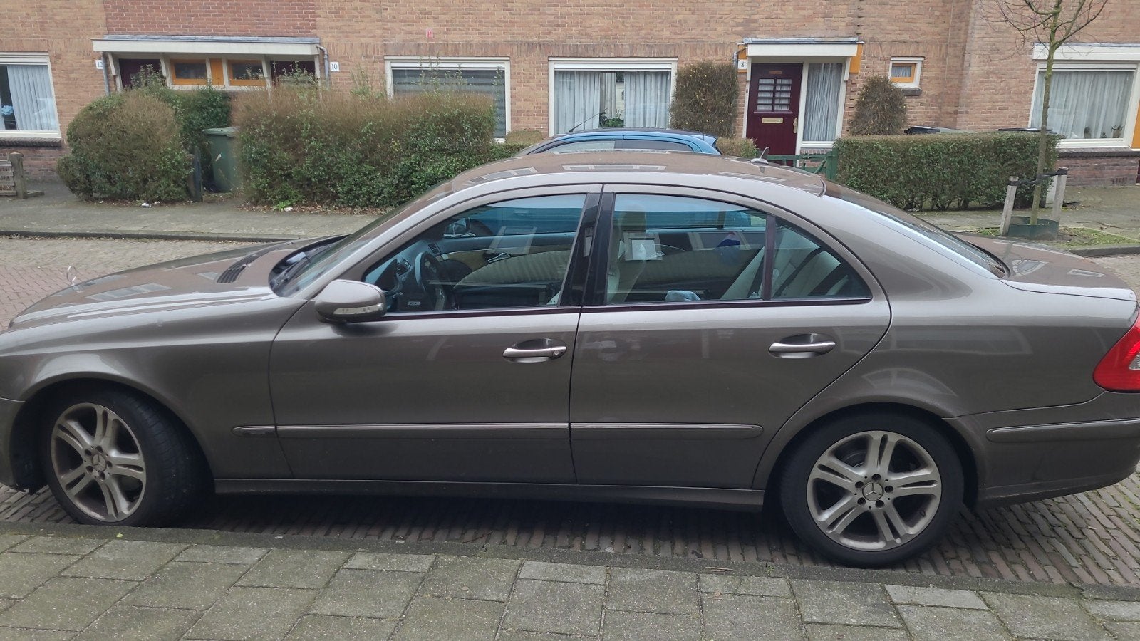 Mercedes-Benz E-Klasse 1.8 E200 Kompr Sedan AUT 2007 Grijs, Auto's, Mercedes-Benz, Achterwielaandrijving, 4 cilinders, 1796 cc