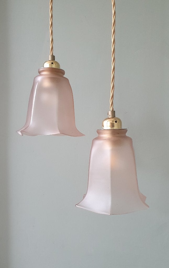 Set Vintage franse roze hanglampen van helder gekleurd glas., Gebruikt, Ophalen of Verzenden, 75 cm of meer, Glas