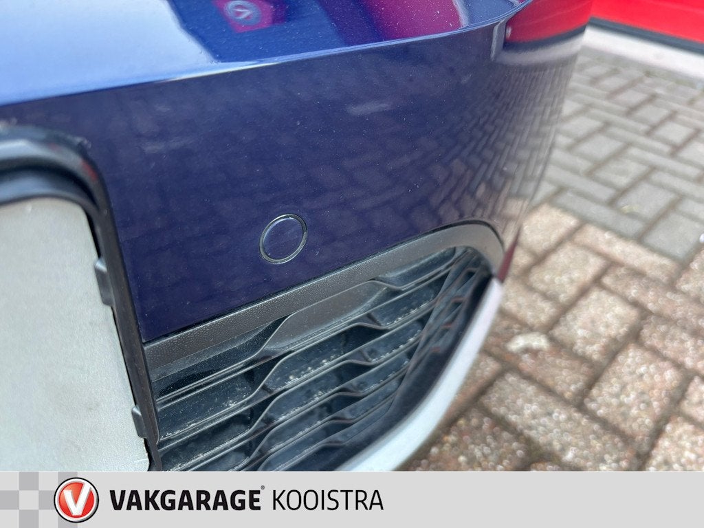 Volkswagen T-Roc Volkswagen T-Roc ACT 150PK|ACC|Navi|, Voorwielaandrijving, Stof, Zwart, 150 pk