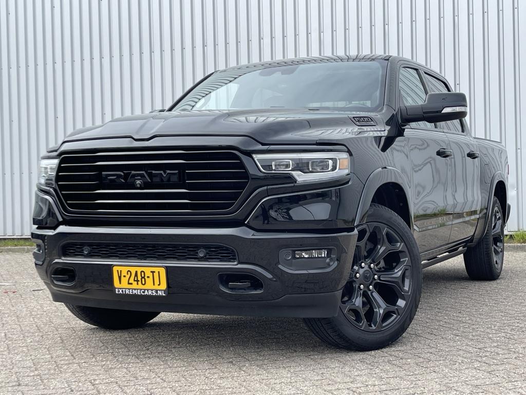 Dodge Ram 1500 pick up 4x4 Crew Cab Longhorn (bj 2018), Auto's, Automaat, Gebruikt, 8 cilinders, Zwart