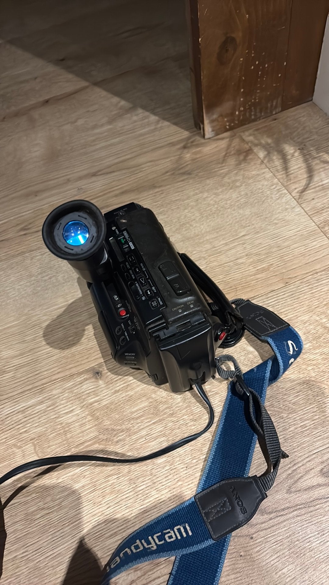 Sony CCD-TR75E Video8 Handycam + lader, accu en tas –vintage, Audio, Tv en Foto, Ophalen of Verzenden