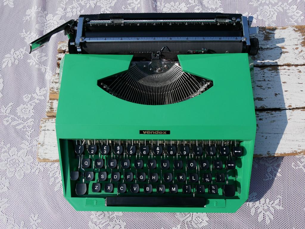 Vintage Vendex typmachine . Prachtige groene kleur. Jaren 70, Diversen, Typemachines, Ophalen of Verzenden, Gebruikt