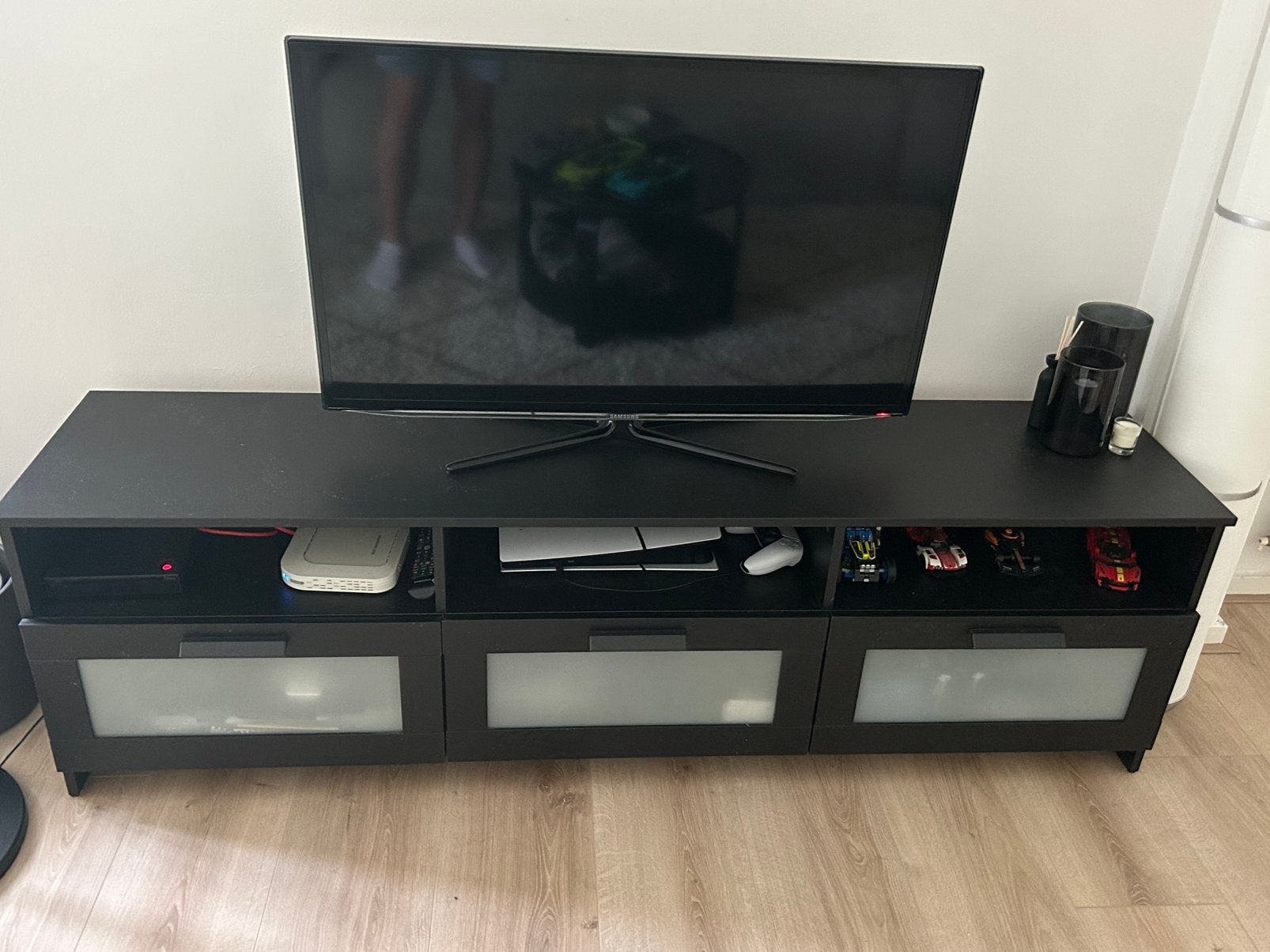TV meubel Brimnes, Ophalen, Zo goed als nieuw