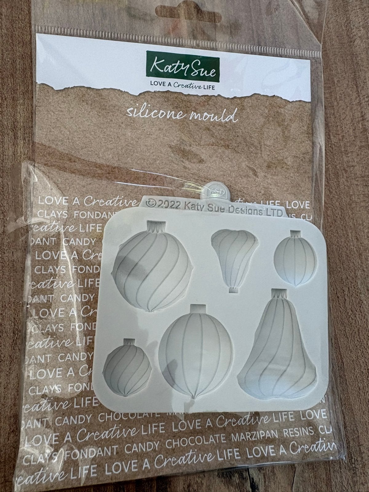 Katy Sue Designs Bauble Swirl Siliconen Mal, Ophalen of Verzenden, Nieuw, Taarten of Cupcakes, Versiering
