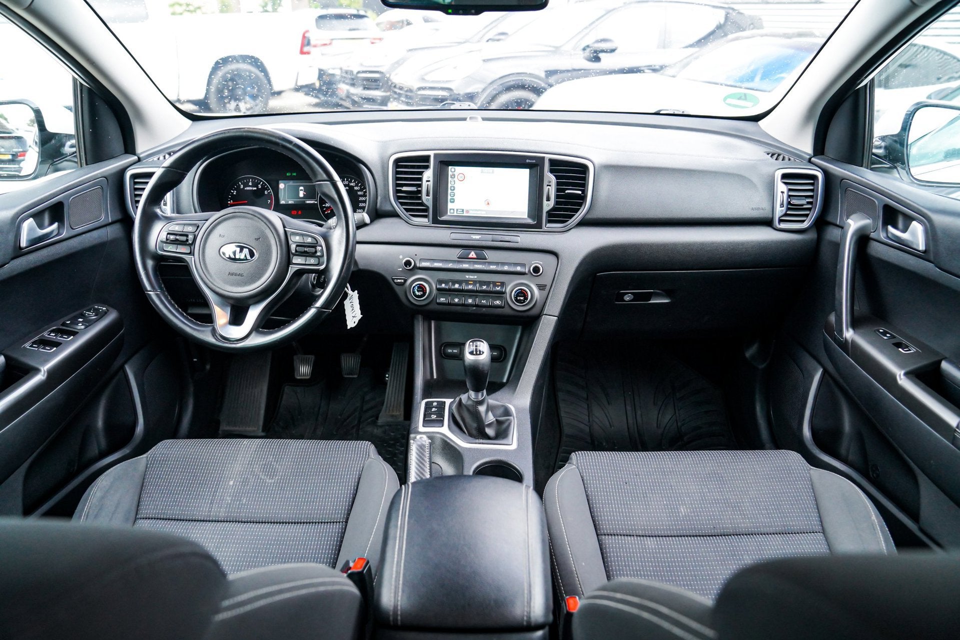 Kia Sportage 1.6 GDI DynamicLine | LED | Climatronic airco |, Voorwielaandrijving, Stof, Gebruikt, 4 cilinders