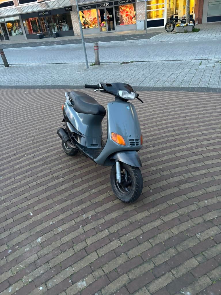 Zip type 3, Ophalen, Tweetakt, Zo goed als nieuw, Maximaal 25 km/u