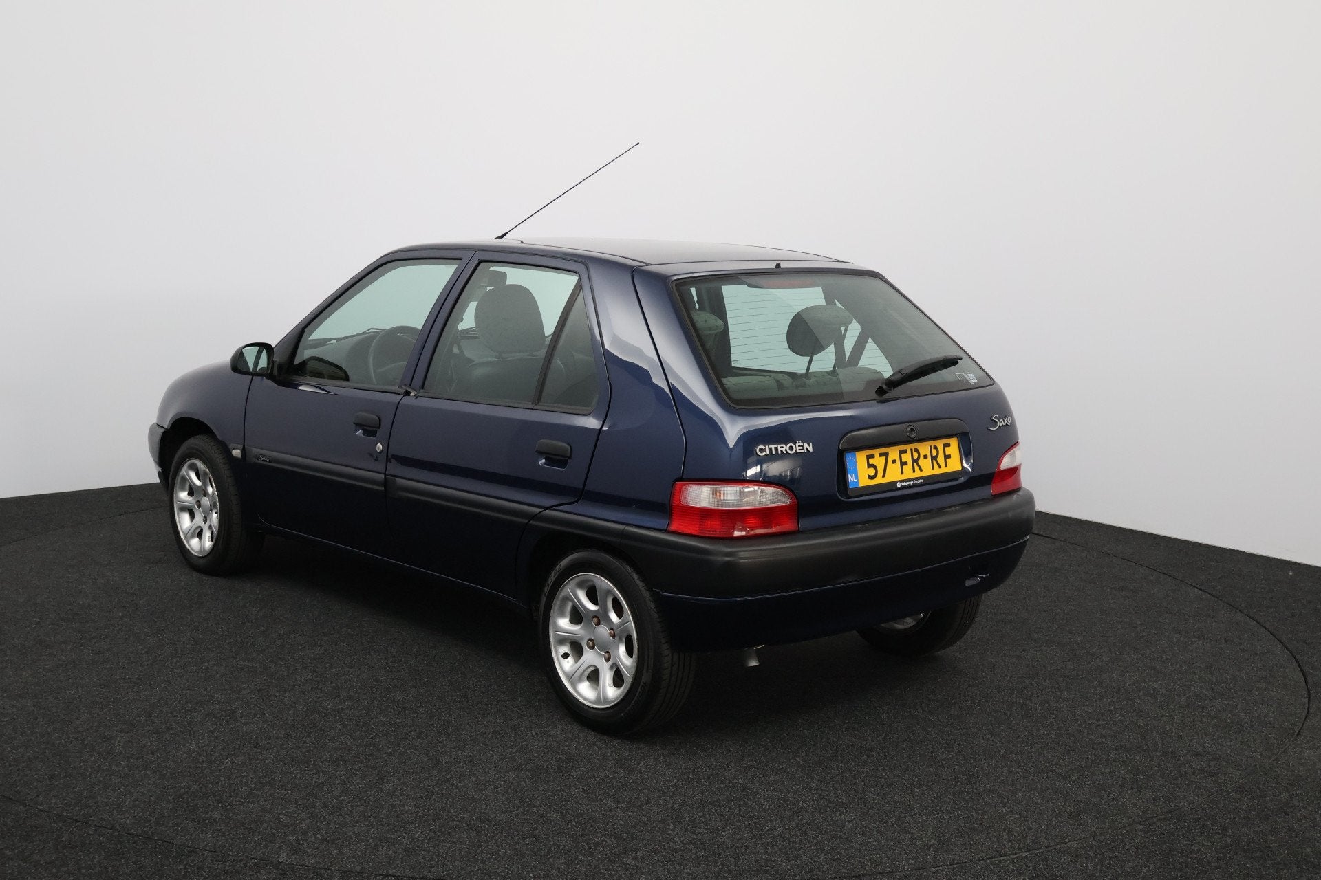 Citroën Saxo 1.4i SX /AUTOMAAT! /D-Riem Verv. 79.000KM! /10, Auto's, Oldtimers, Stof, 1360 cc, Citroën, Blauw