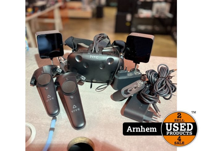 HTC Vive 1gen 2 controllers, 2 base stations  linkbox/kabels, Spelcomputers en Games, Virtual Reality, Flex Ltd., Zo goed als nieuw