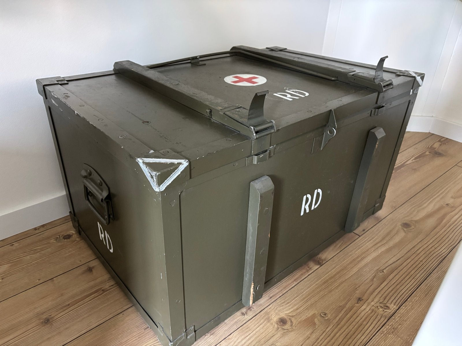 Vintage militaire kist - Opbergkist, Huis en Inrichting, 50 – 75, Gebruikt, 100 tot 150 cm, Ophalen of Verzenden