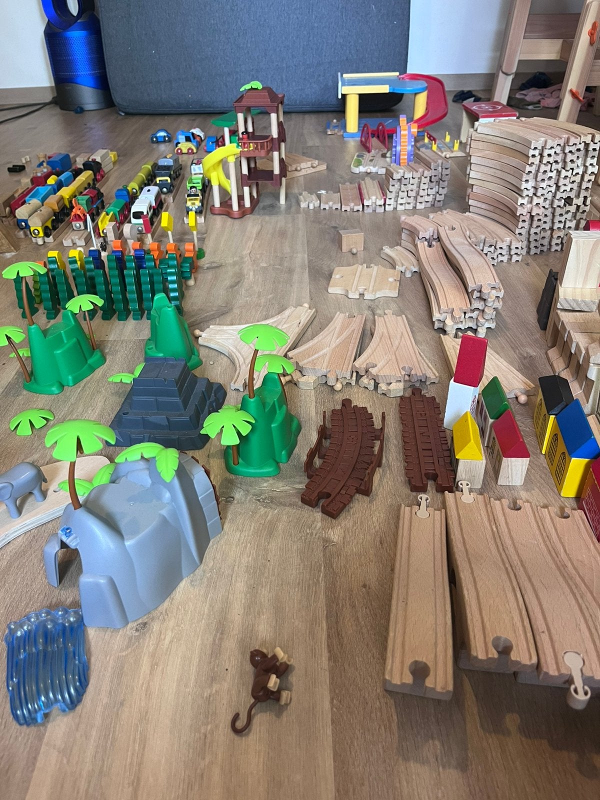 Grote collectie houten treinbaan met accessoires, Kinderen en Baby's, Ophalen, Gebruikt
