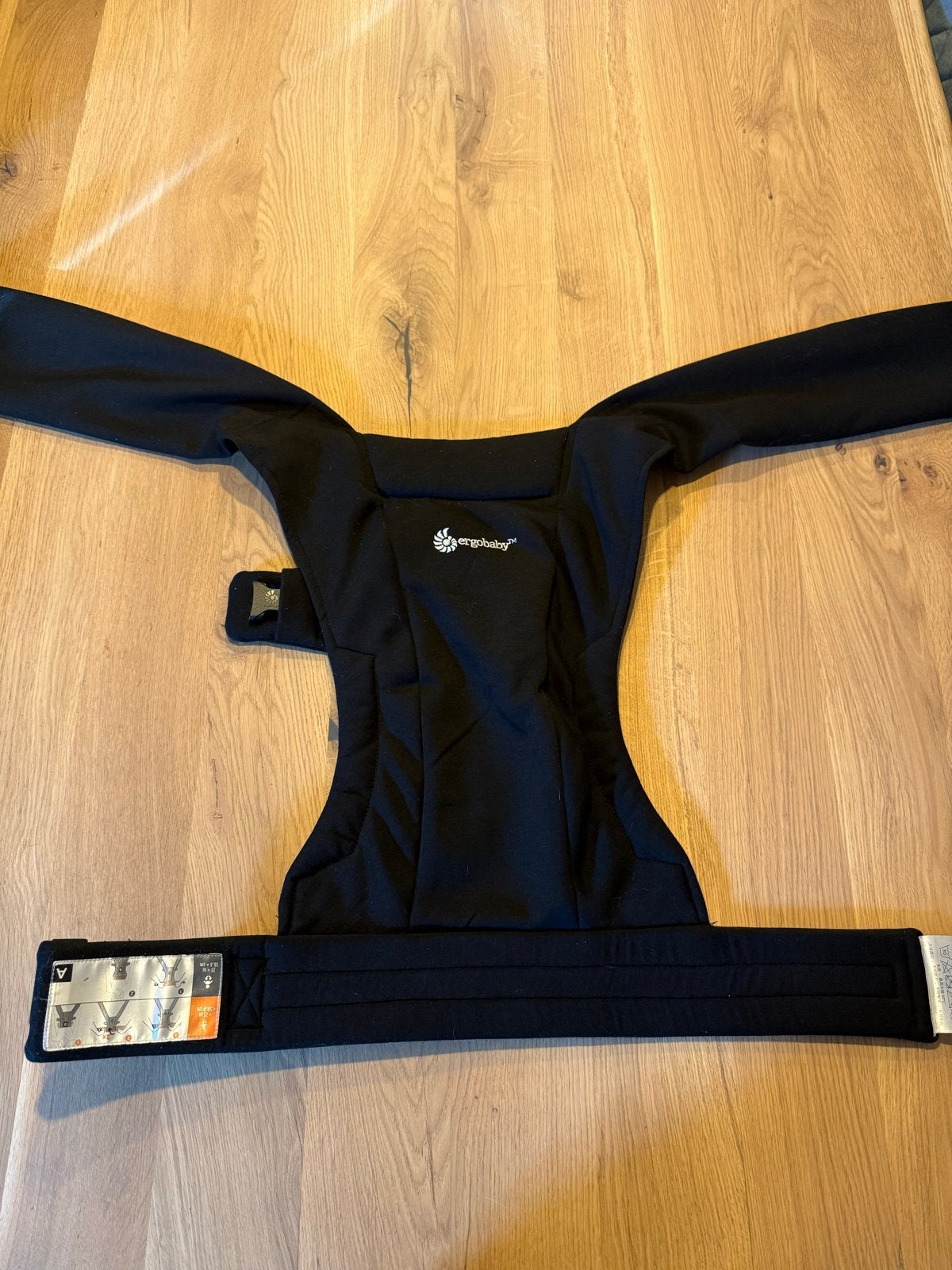 Ergobaby Draagzak Embrace Zwart, Kinderen en Baby's, Gebruikt, Buik of Rug, Draagzak, Ophalen
