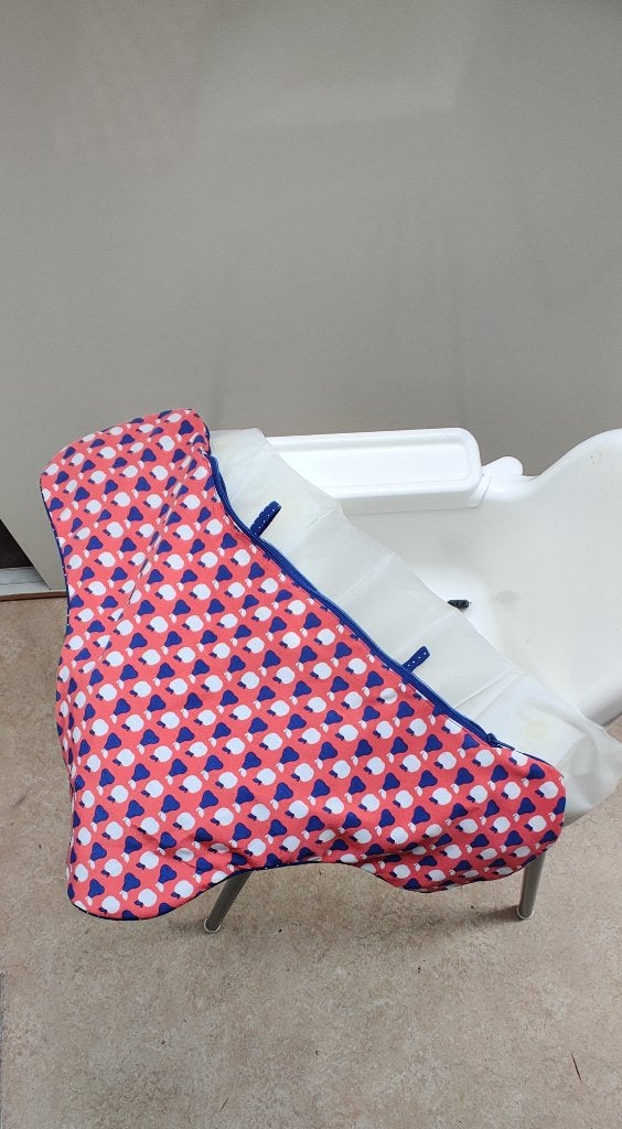 Foto 7 van Baby items-nursing pillow,changing mat,high chair, sterlizer