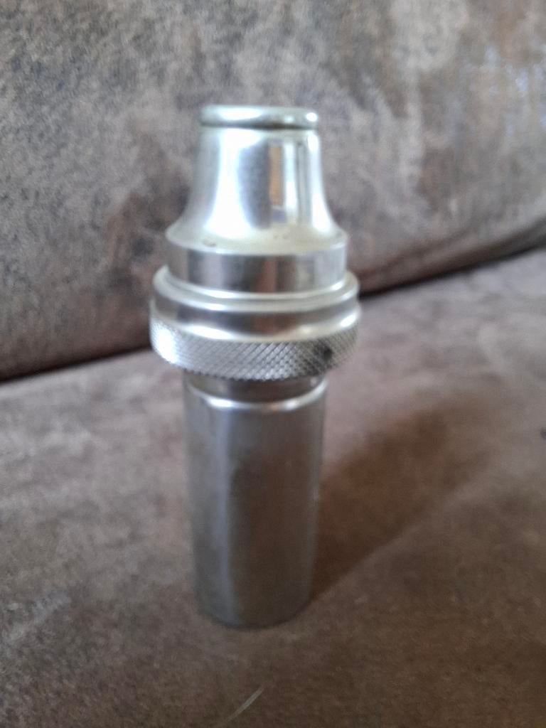 Glazen injectiespuit met naalden en houder, Ophalen