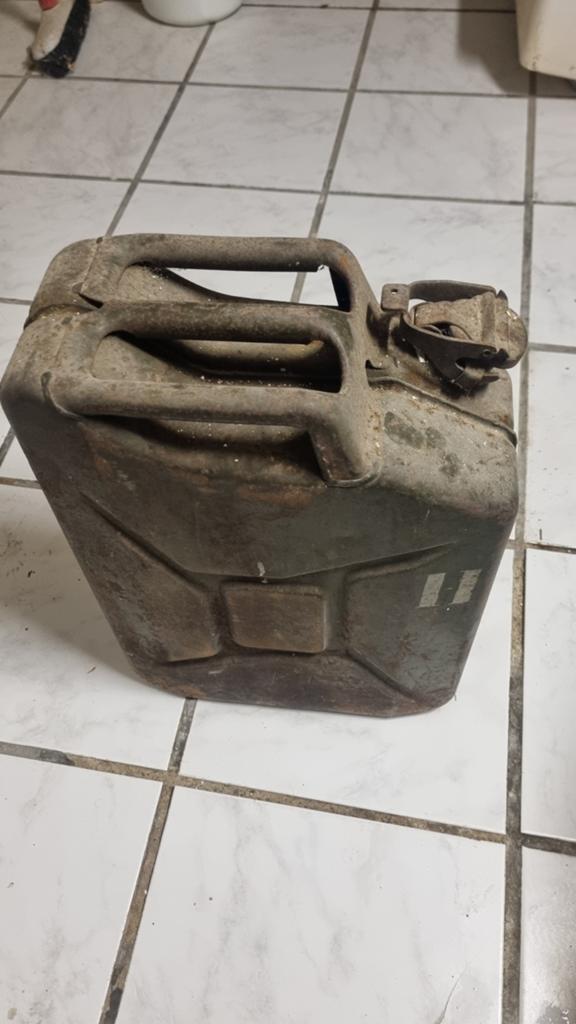 Oude metalen jerrycan - 20L, Verzamelen, Ophalen of Verzenden, Gebruikt