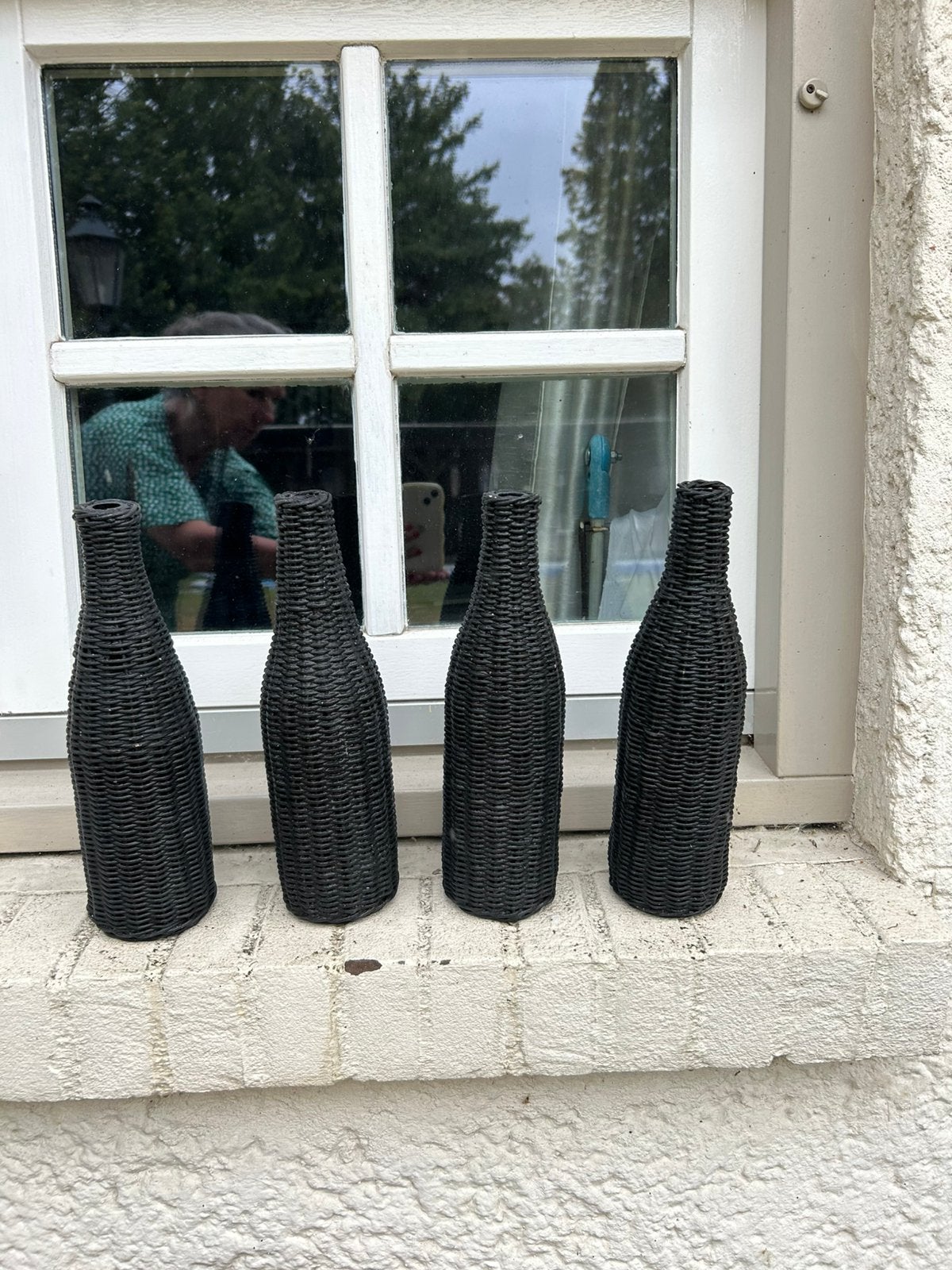 4 flessen van zwart riet, Ophalen, Zo goed als nieuw, Zwart