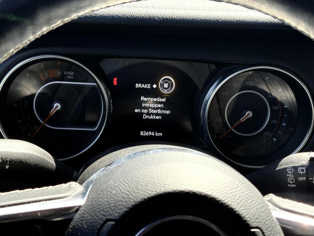 Jeep Wrangler 2.2D Sahara | GRIJS KENTEKEN | 4x4 | VOL OPTIE, Auto's, Stof, Gebruikt, 4 cilinders, Zwart
