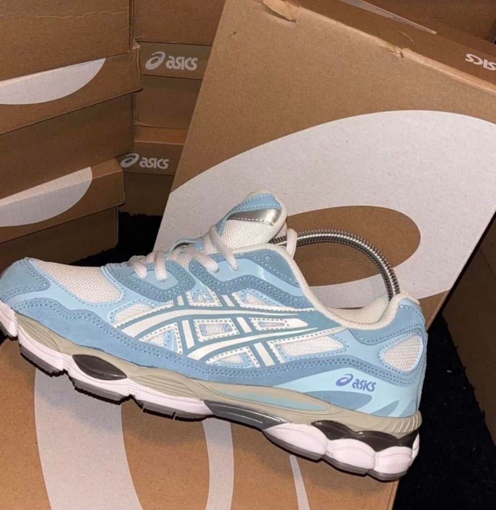 ASICS Gel nyc Lichtblauwe Sneakers, Kleding | Dames, Ophalen of Verzenden, Nieuw, Blauw, Sneakers of Gympen
