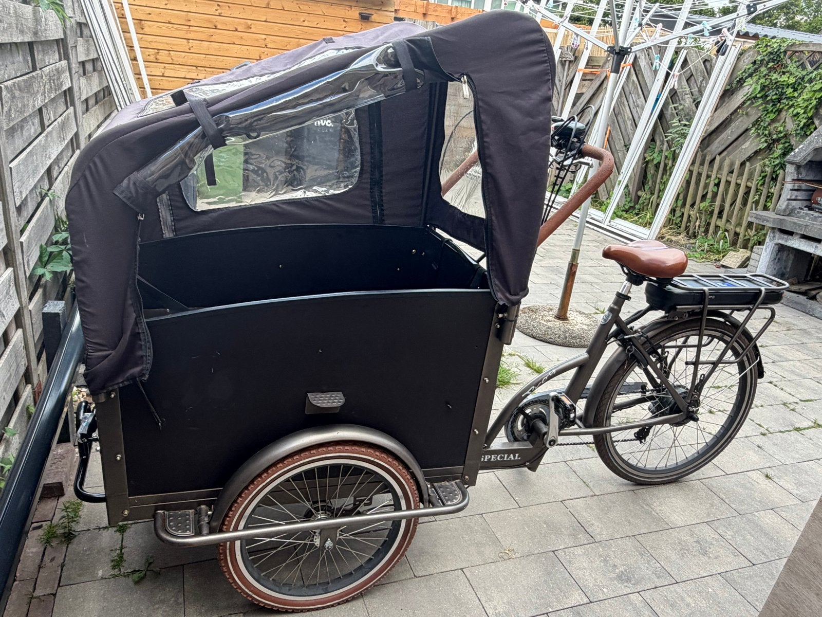 Elektrische Bakfiets met Huif - Troy Bike Special, Fietsen en Brommers, Fietsen | Bakfietsen, 4 kinderen of meer, Gebruikt, Elektrisch