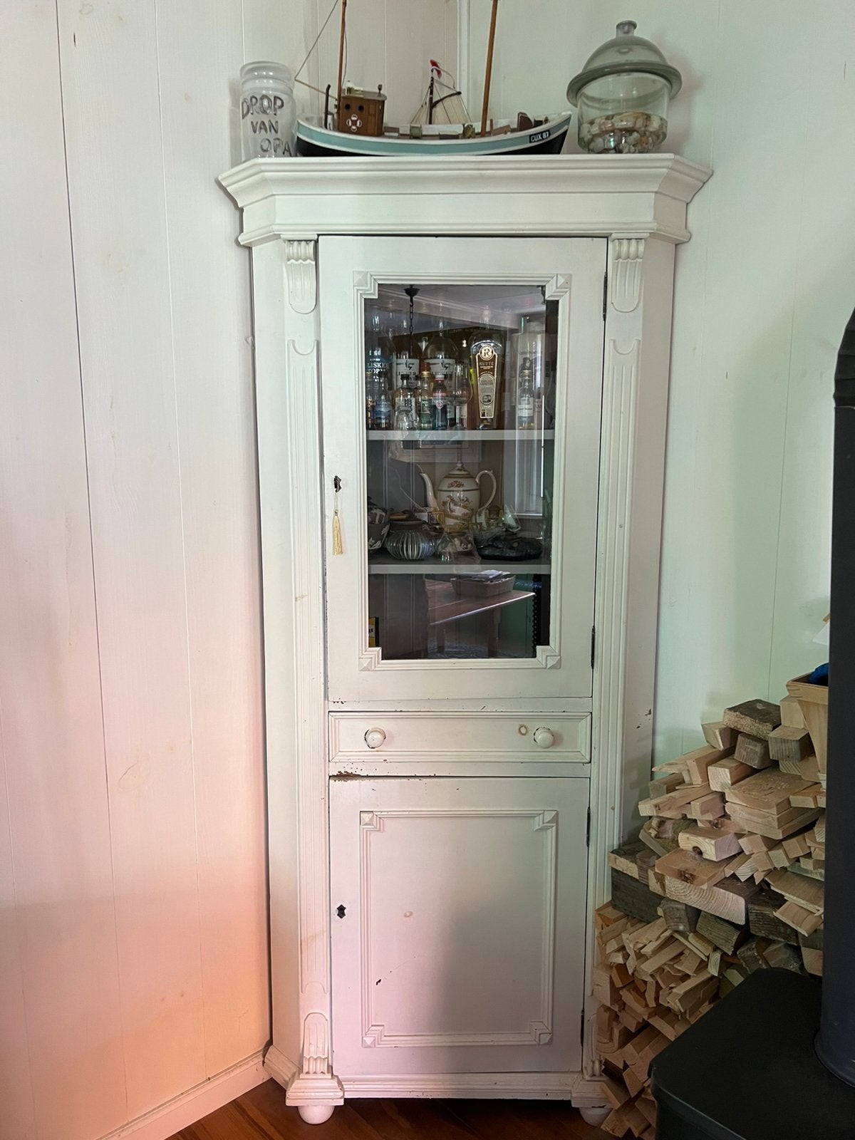 Hoekkast, Huis en Inrichting, Kasten | Vitrinekasten, Ophalen, 50 tot 100 cm, Zo goed als nieuw, 150 tot 200 cm
